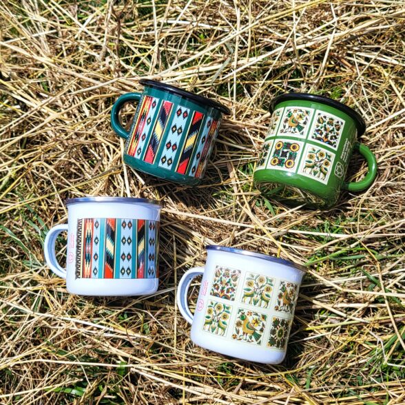 Горнятко металеве “Ліжник” біле