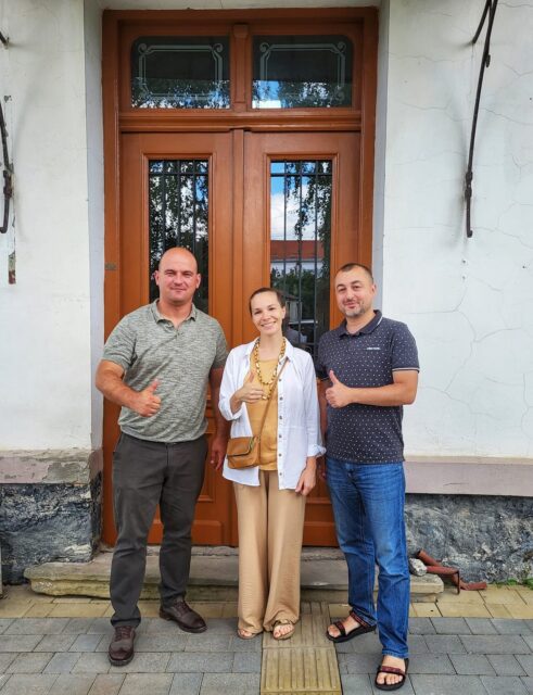Франківські столярі реставрують старовинні двері у Чорткові