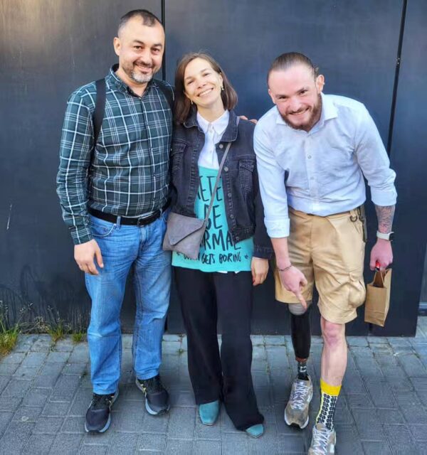 День вишиванки і шкарпетки з вишивкою