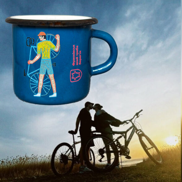 Горнятко металеве “Велосипедисти” аквамаринове