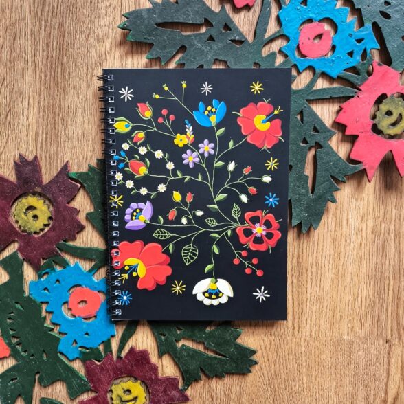Блокнот “Вишиті квіти Опілля” чорний