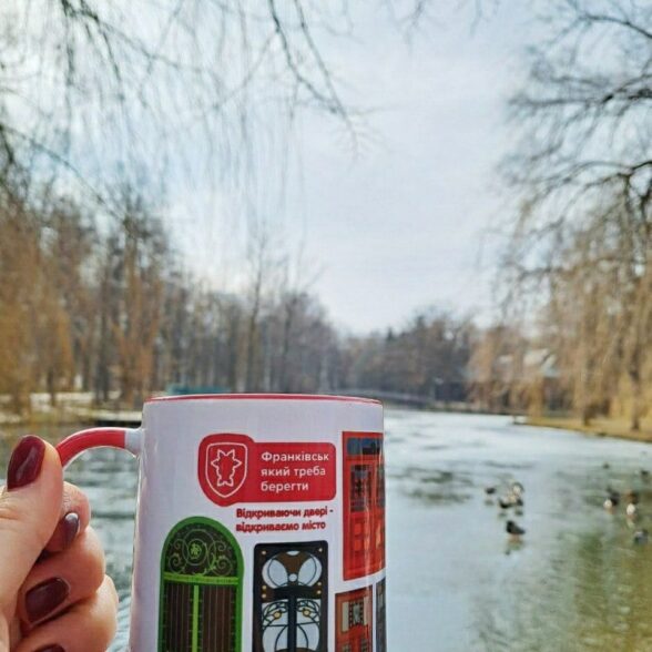 Горнятко керамічне “Двері”