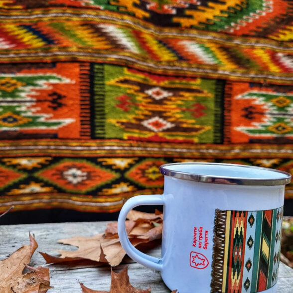 Горнятко металеве “Ліжник” біле