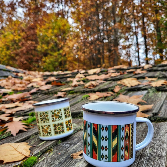 Горнятко металеве “Ліжник” біле