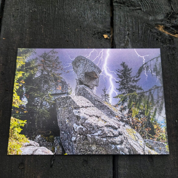 Листівка “Сплячий опришок на Угорських скелях”