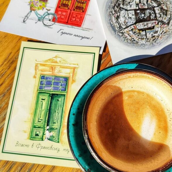 Листівка “Вітаємо у Франківську, мяу!”