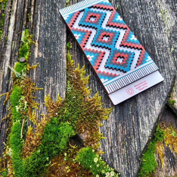 Магніт дерев’яний “Ліжник гуцульський”