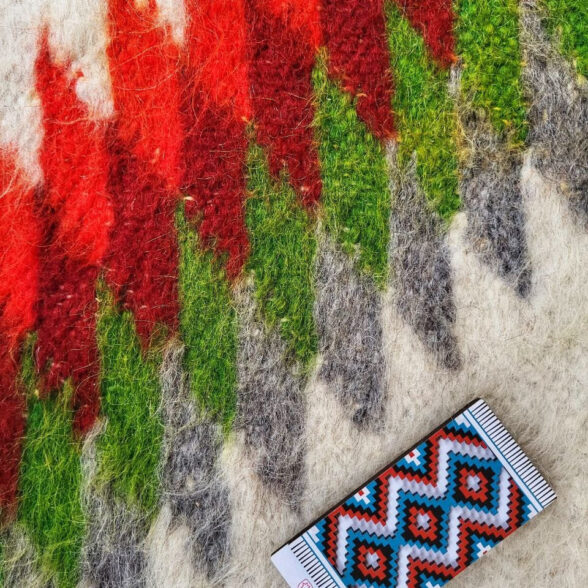 Магніт дерев’яний “Ліжник гуцульський”