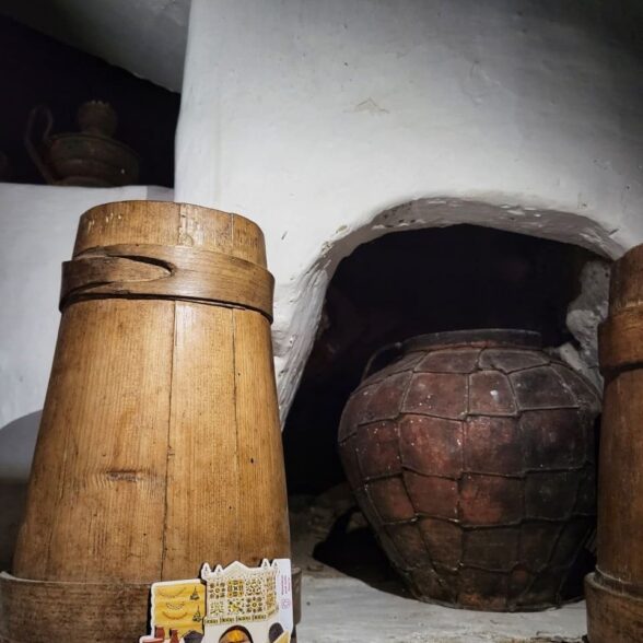 Магніт дерев’яний “Піч гуцульська кахельна”