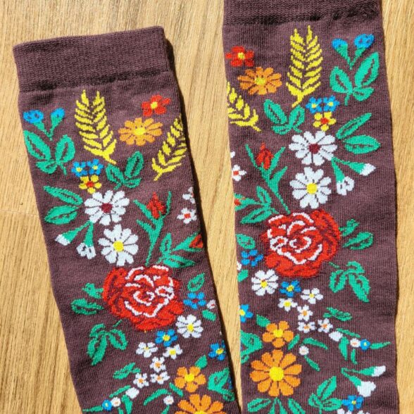 Підколінки “Вишиті квіти Опілля” коричневі
